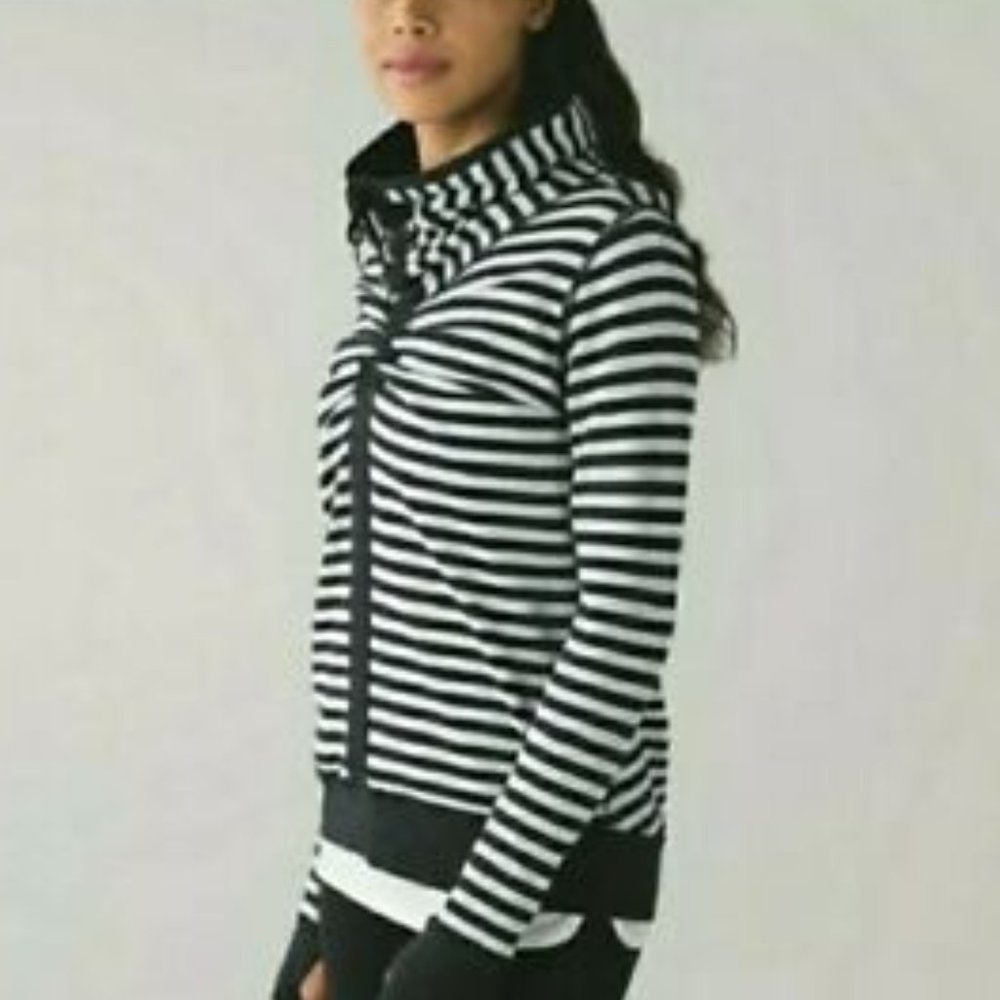 Size 4 - Lululemon In A Cinch Cowl Neck Sweatshirt